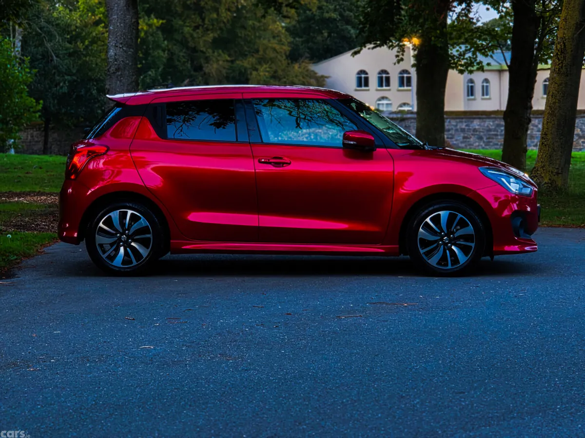 Suzuki Swift Hatchback, Petrol, 2018, Red