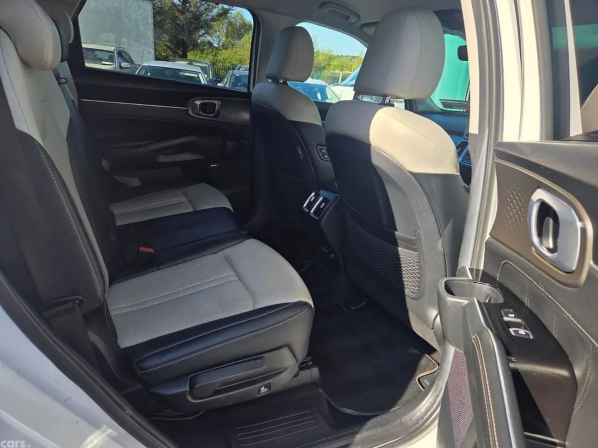 Kia Sorento MPV, Petrol Plug-in Hybrid, 2022, White