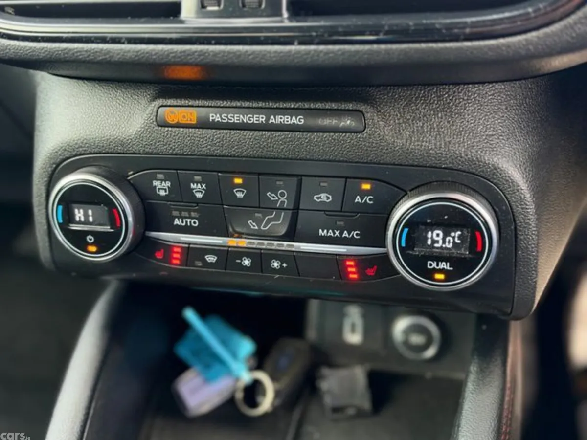 Ford Focus Hatchback, Diesel, 2019, Blue