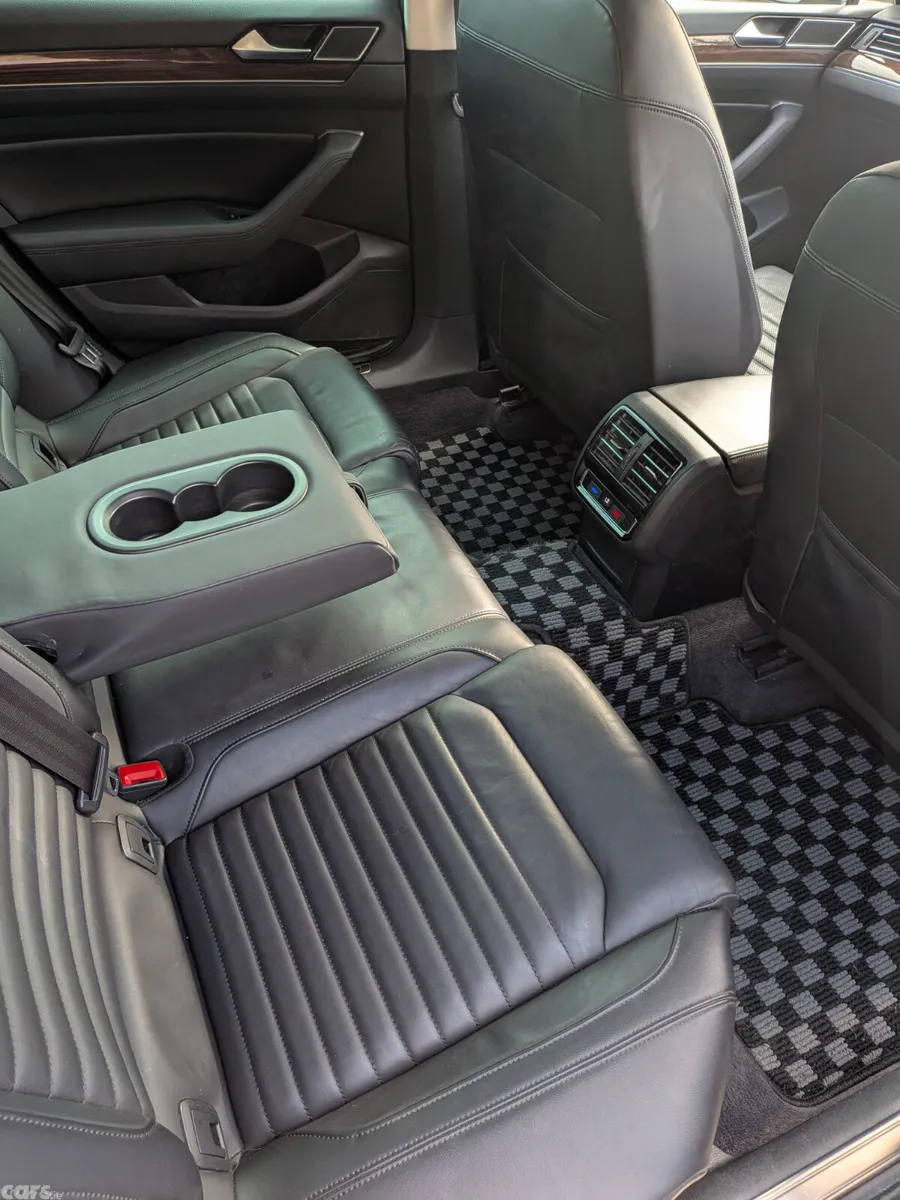 Volkswagen Passat Estate, Diesel, 2018, Silver