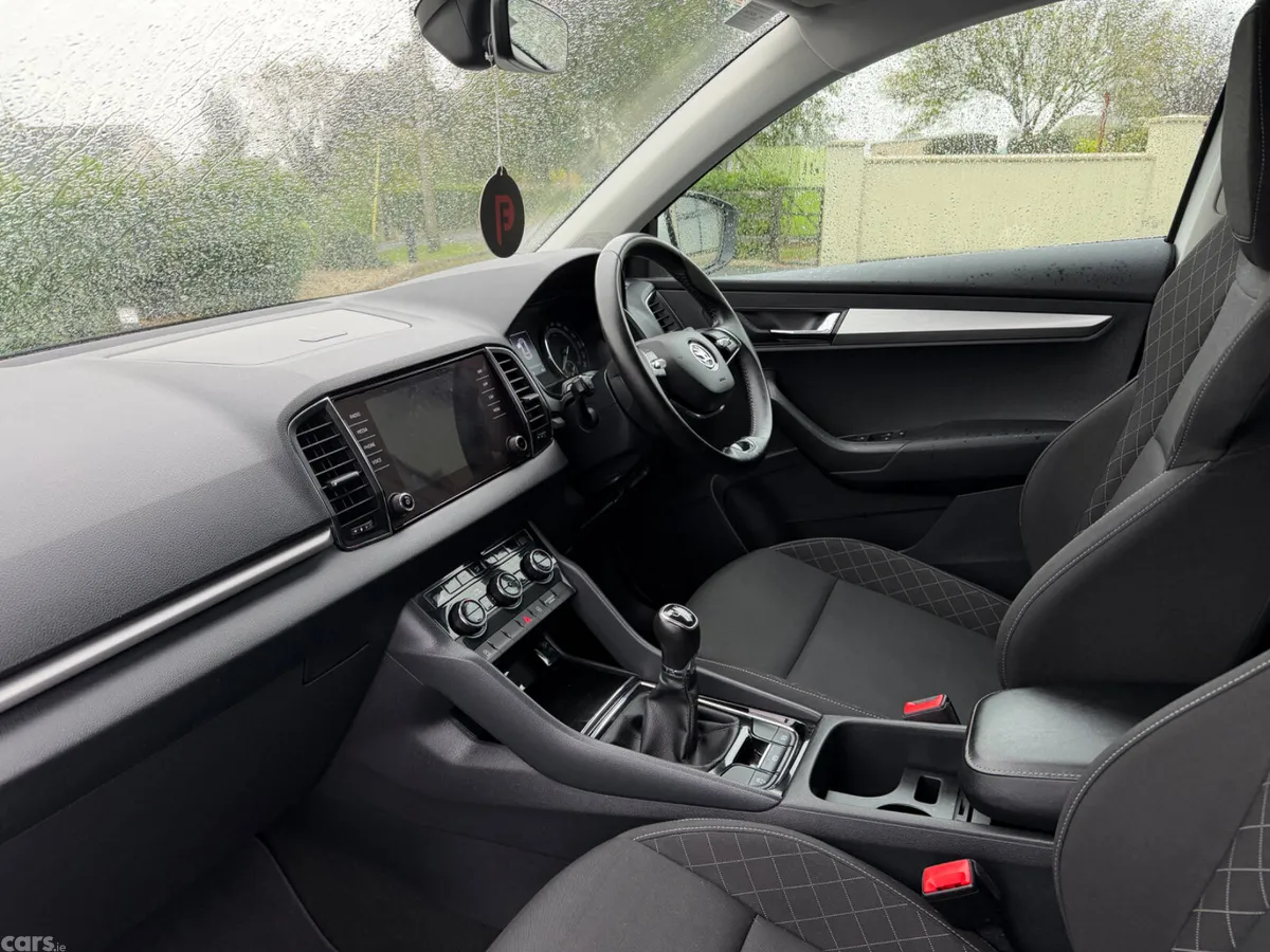 Skoda Karoq SUV, Diesel, 2021, White