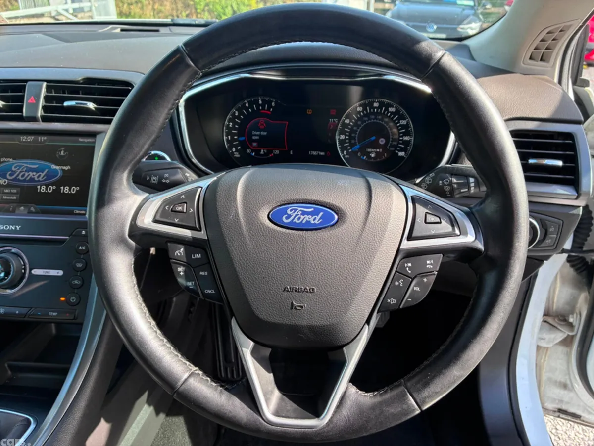 Ford Mondeo Hatchback, Diesel, 2016, White