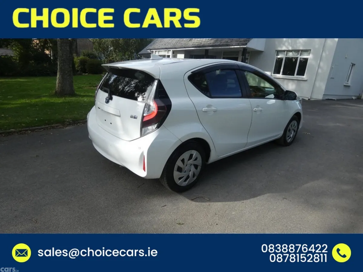 Toyota Aqua Hatchback, Petrol Hybrid, 2021, White
