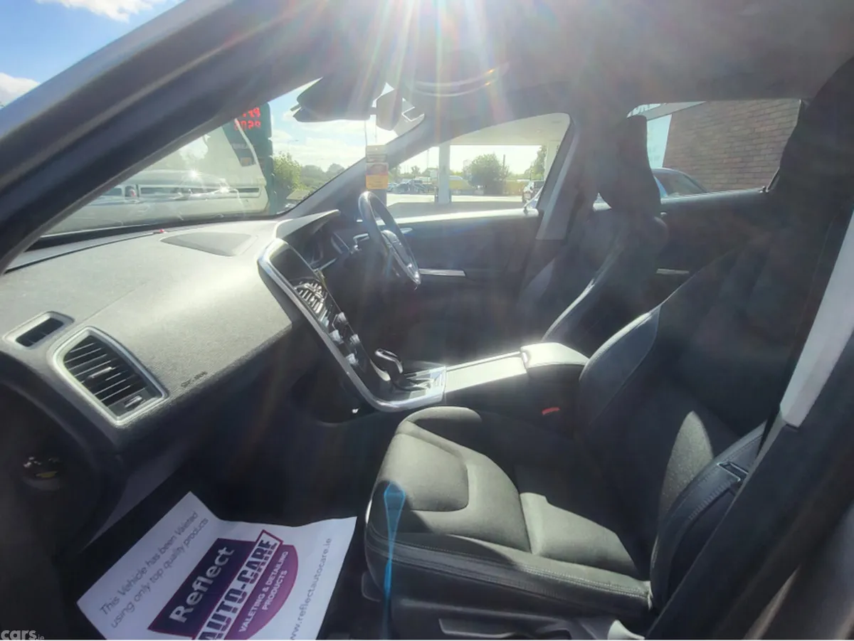 Volvo XC60 Estate, Diesel, 2015, Gold