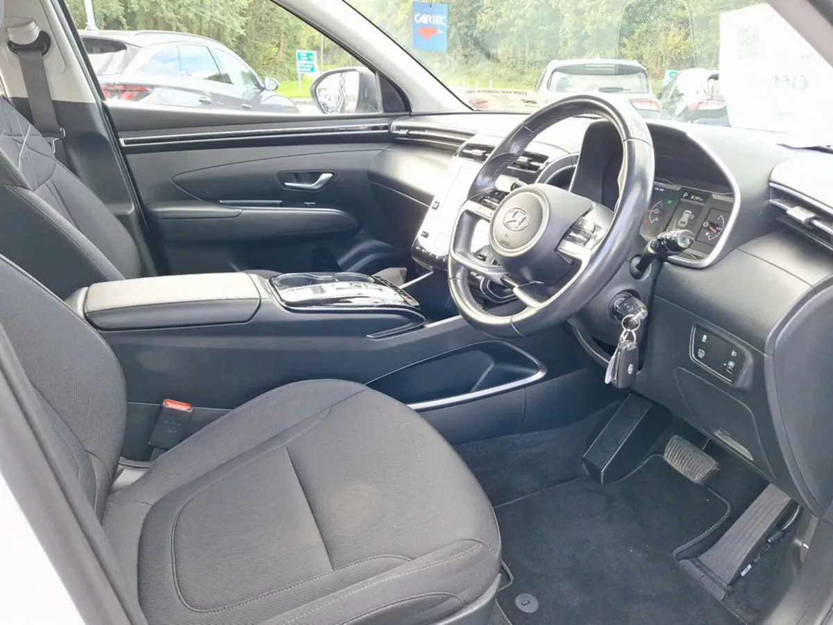 Hyundai Tucson MPV, Petrol Hybrid, 2023, White