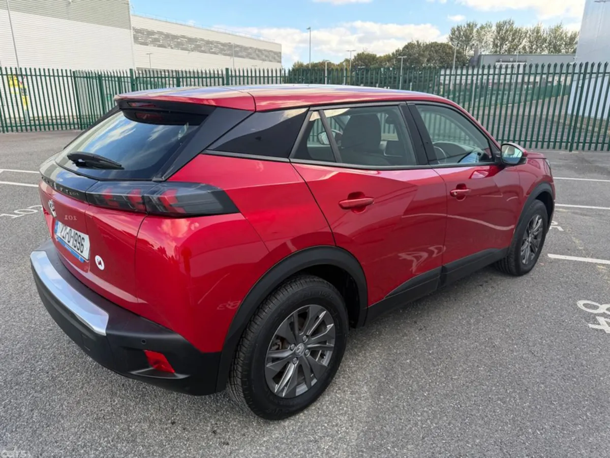 Peugeot 2008 MPV, Electric, 2022, Red