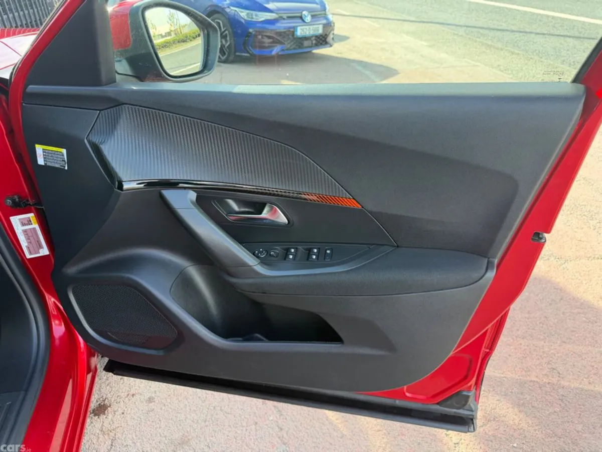 Peugeot 2008 MPV, Electric, 2022, Red
