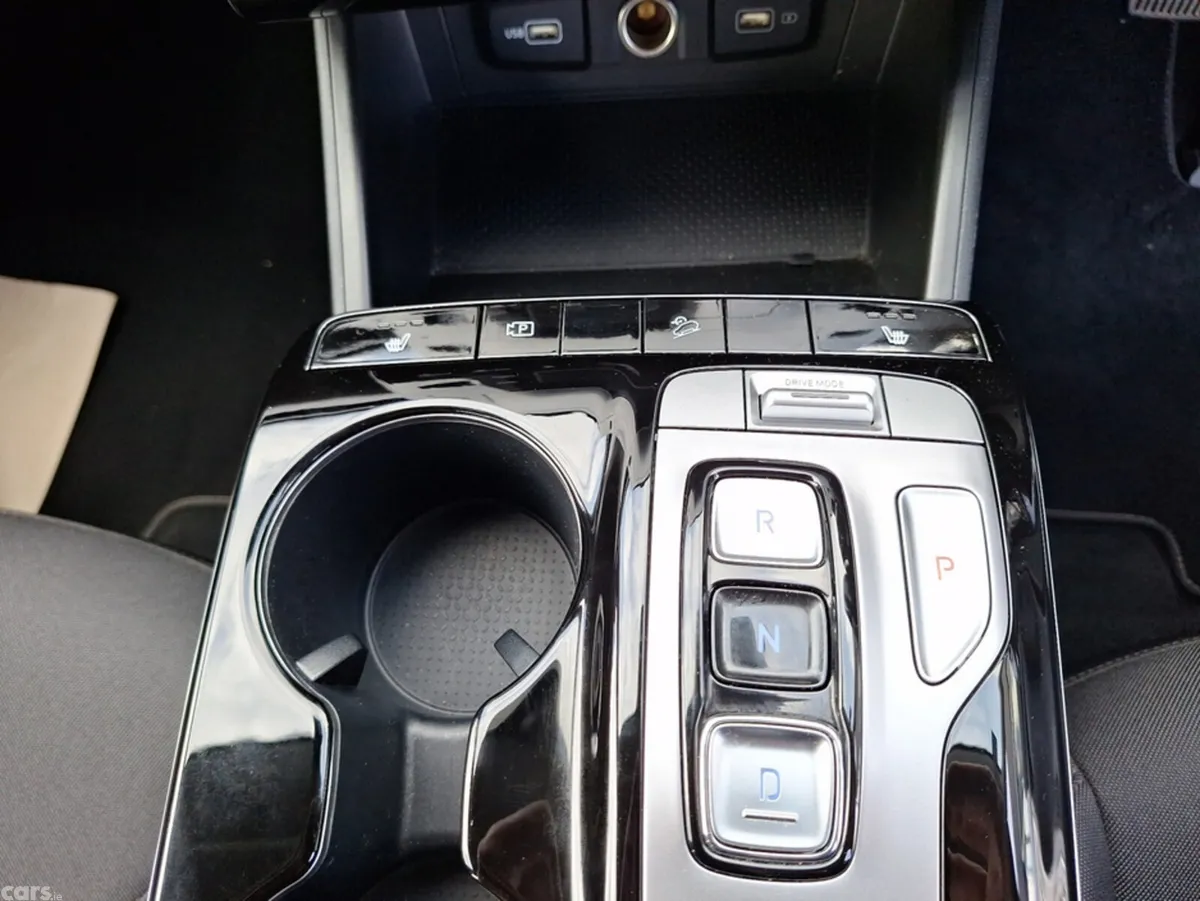 Hyundai Tucson MPV, Petrol Hybrid, 2023, White