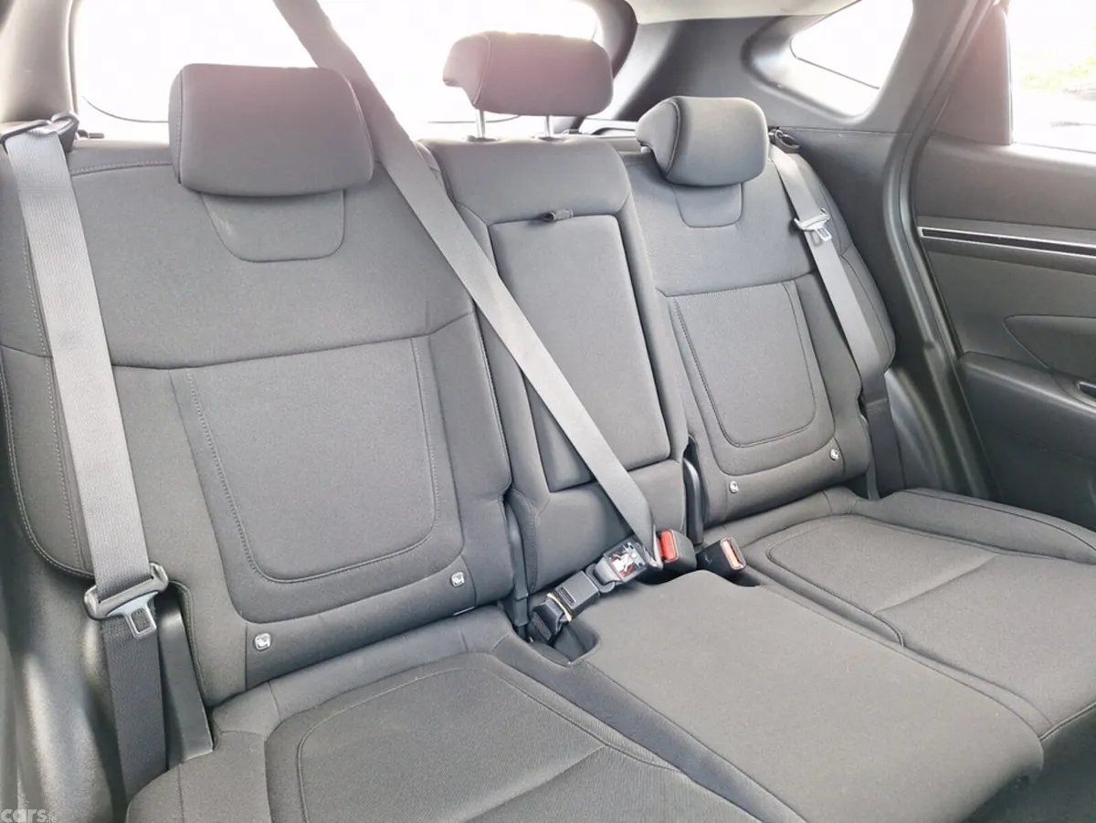 Hyundai Tucson MPV, Petrol Hybrid, 2023, White