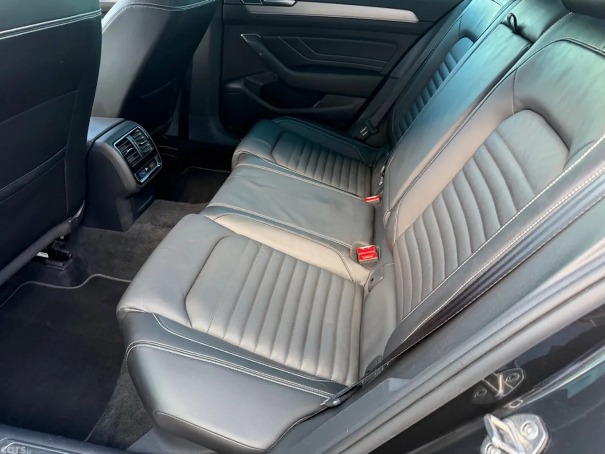 Volkswagen Passat Saloon, Petrol, 2021, Grey