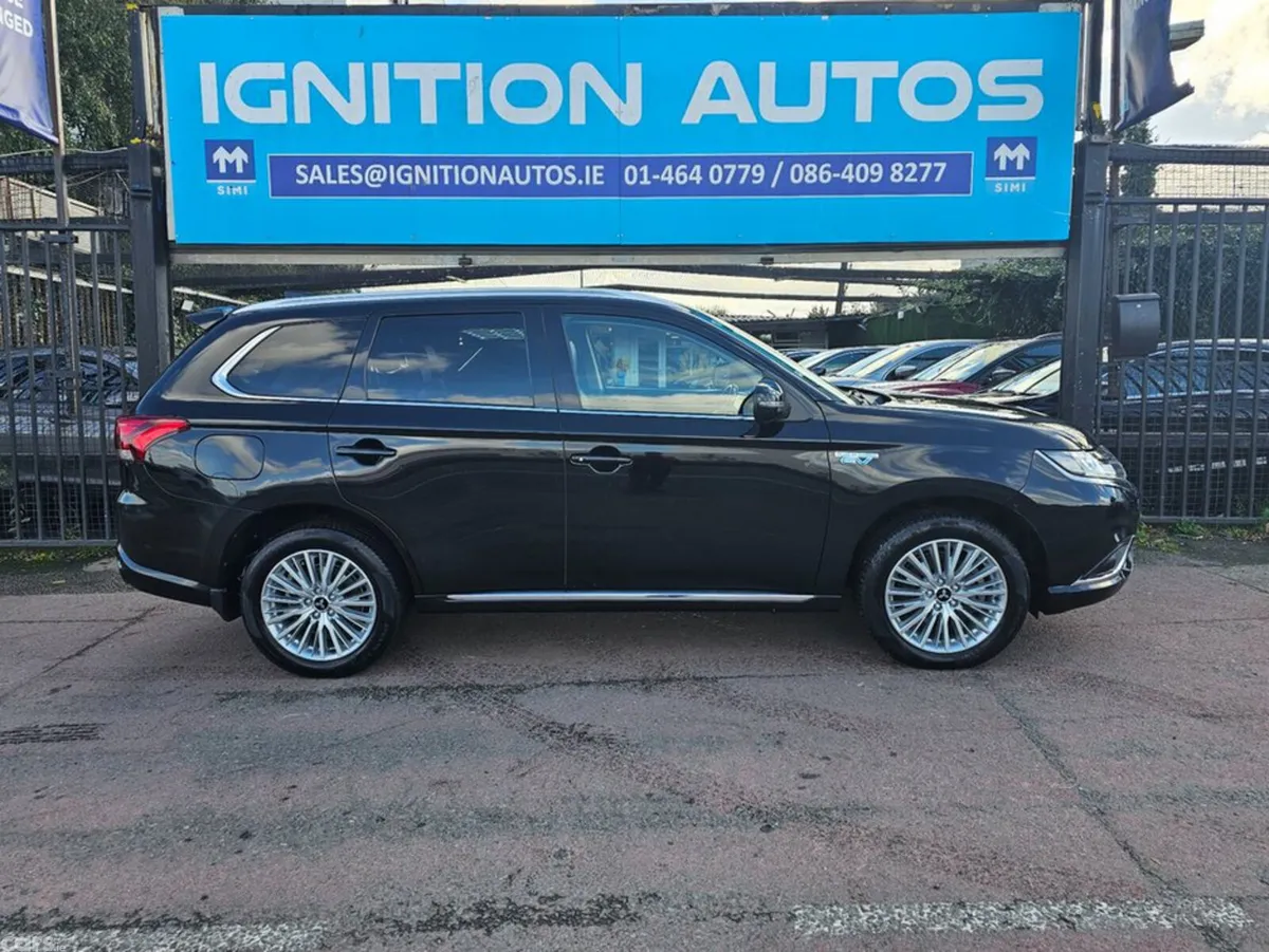 Mitsubishi Outlander Estate, Petrol Plug-in Hybrid, 2019, Black