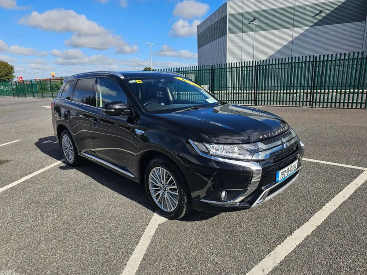 Mitsubishi Outlander Estate, Petrol Plug-in Hybrid, 2019, Black