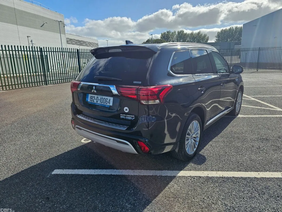 Mitsubishi Outlander Estate, Petrol Plug-in Hybrid, 2019, Black