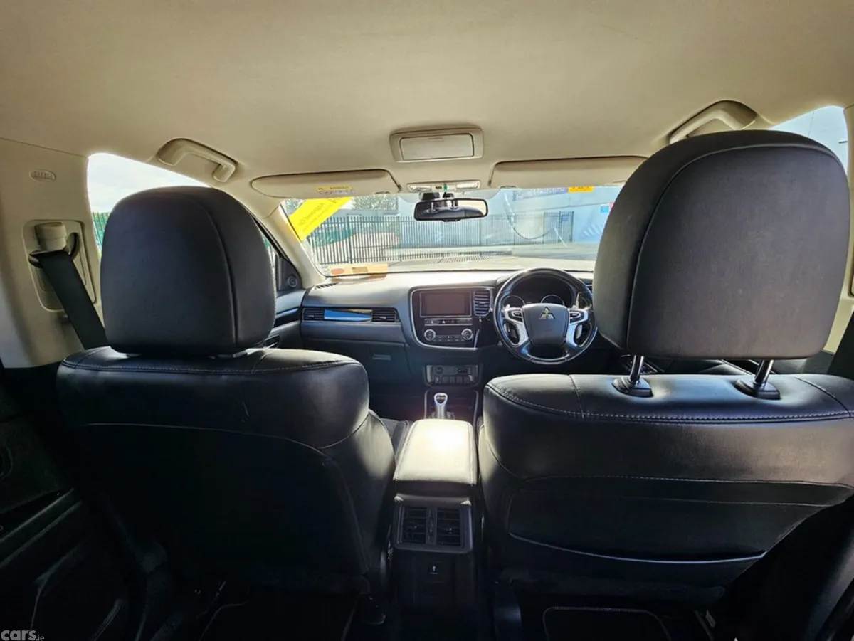 Mitsubishi Outlander Estate, Petrol Plug-in Hybrid, 2019, Black
