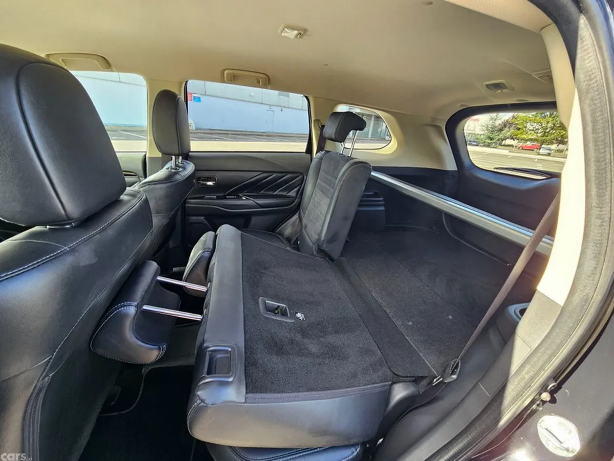 Mitsubishi Outlander Estate, Petrol Plug-in Hybrid, 2019, Black