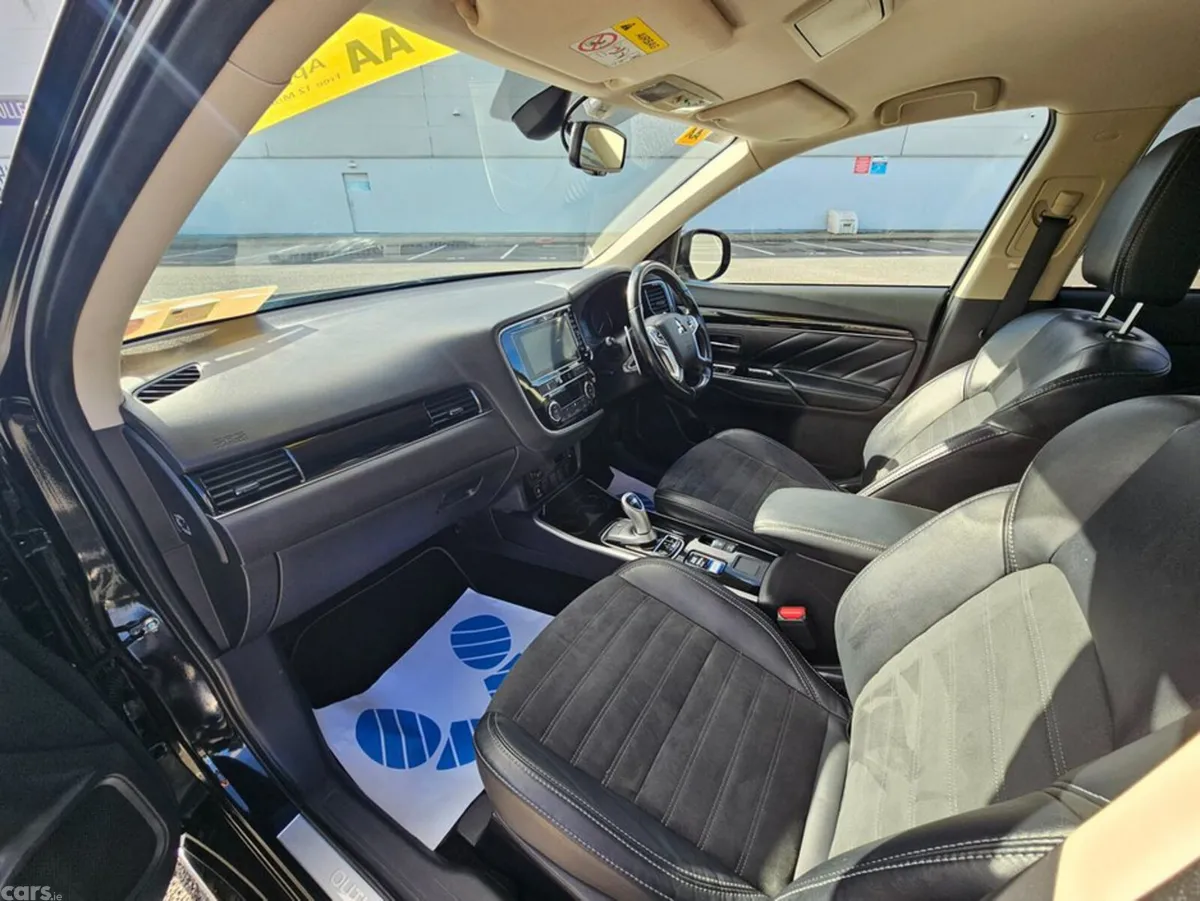 Mitsubishi Outlander Estate, Petrol Plug-in Hybrid, 2019, Black