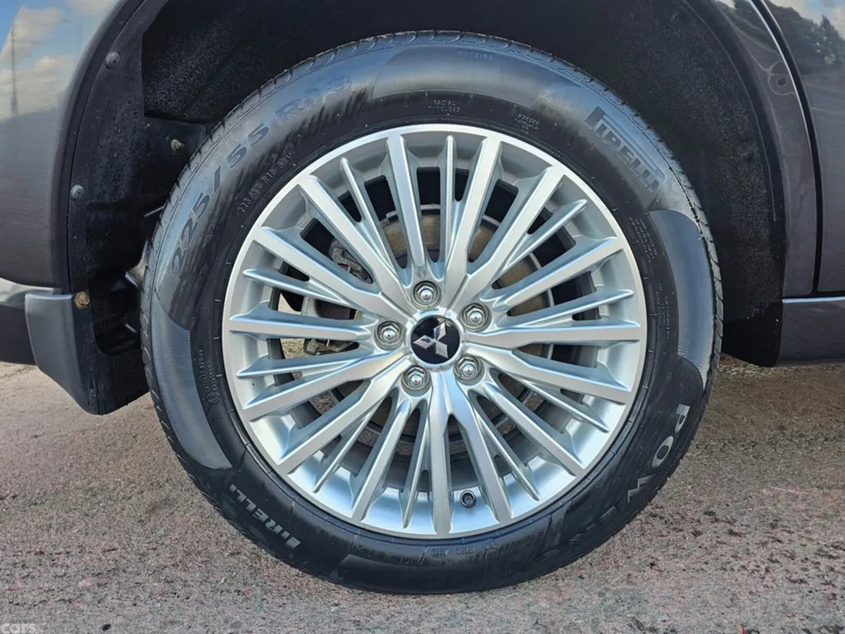 Mitsubishi Outlander Estate, Petrol Plug-in Hybrid, 2019, Black