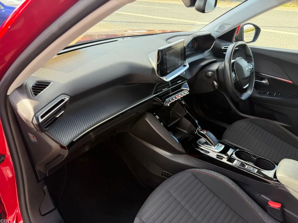 Peugeot 2008 MPV, Electric, 2022, Red
