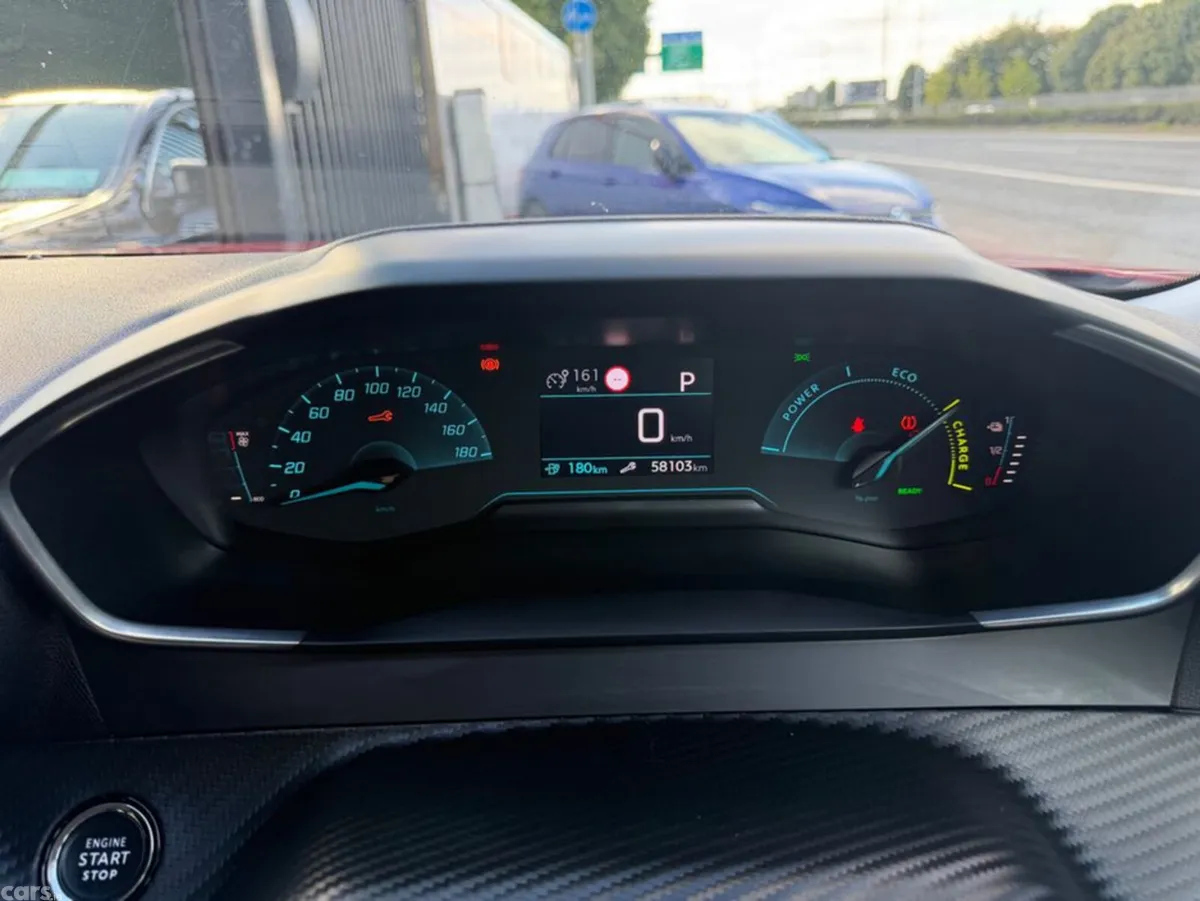 Peugeot 2008 MPV, Electric, 2022, Red