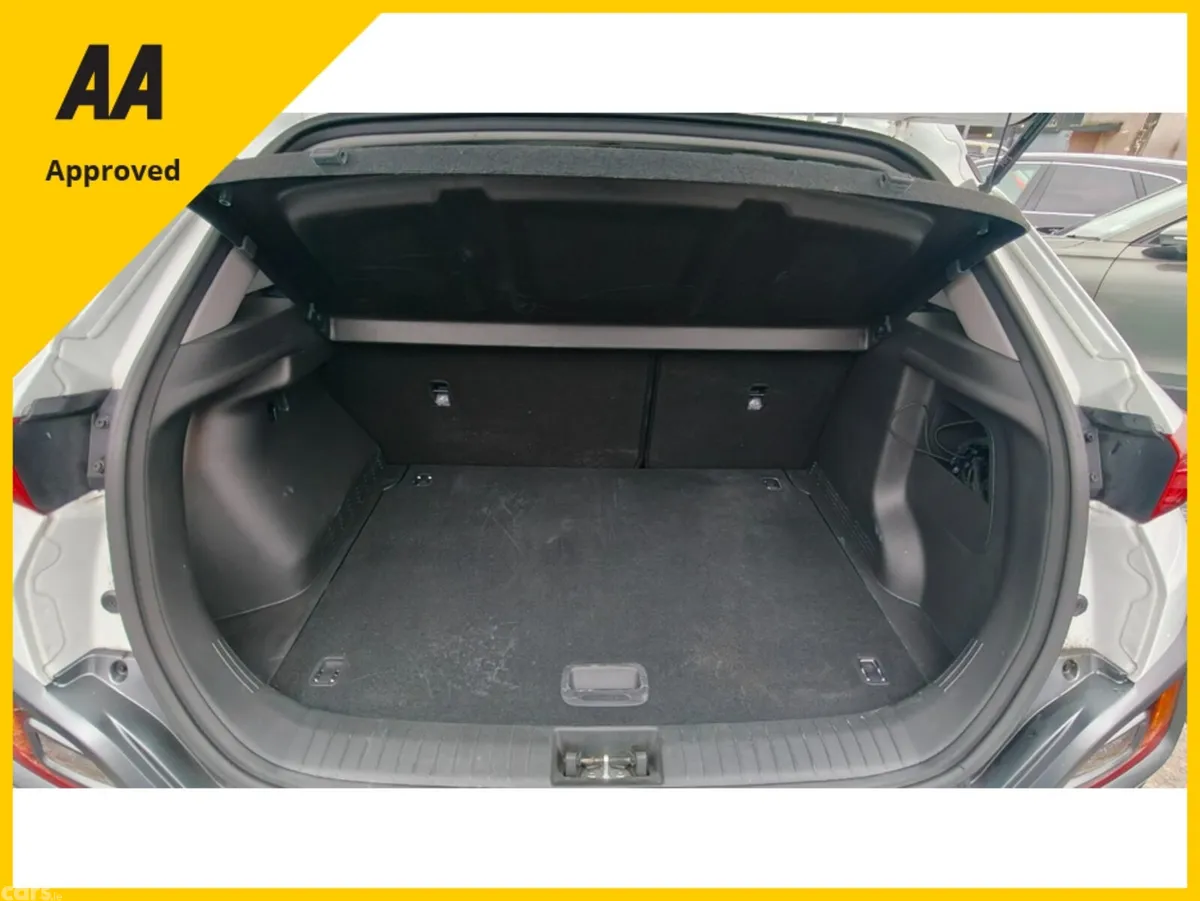 Hyundai KONA MPV, Petrol, 2020, White