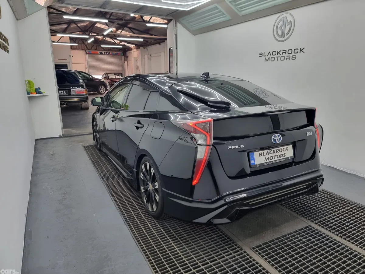 Toyota Prius Hatchback, Petrol Hybrid, 2016, Black