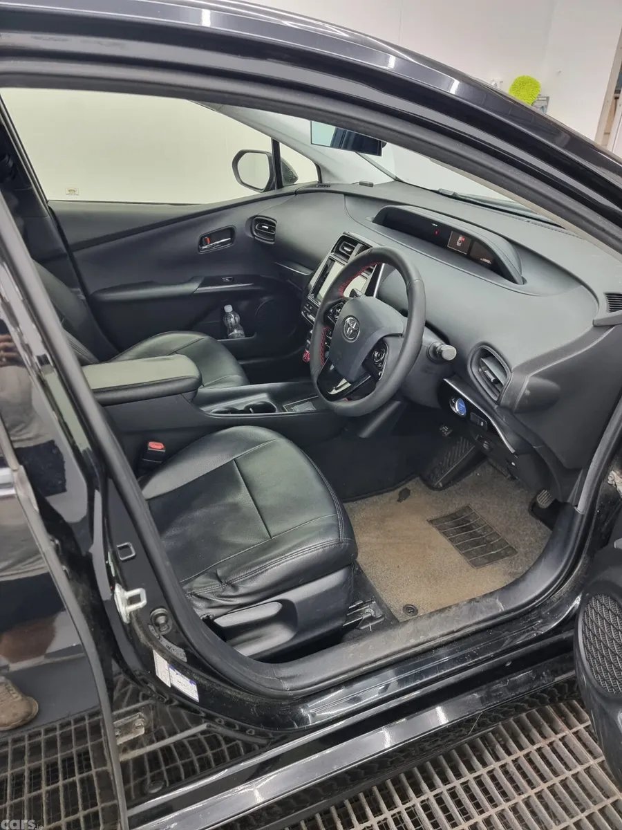 Toyota Prius Hatchback, Petrol Hybrid, 2016, Black