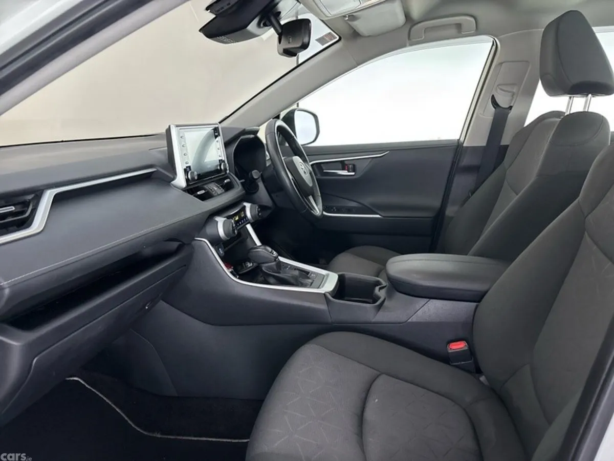 Toyota RAV4 SUV, Petrol Hybrid, 2022, White