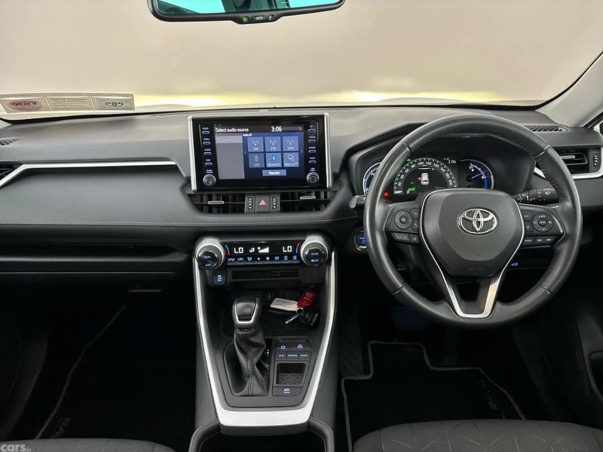 Toyota RAV4 SUV, Petrol Hybrid, 2022, White