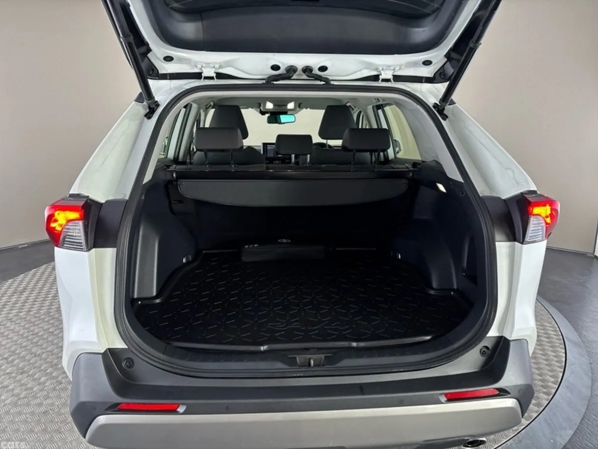 Toyota RAV4 SUV, Petrol Hybrid, 2022, White