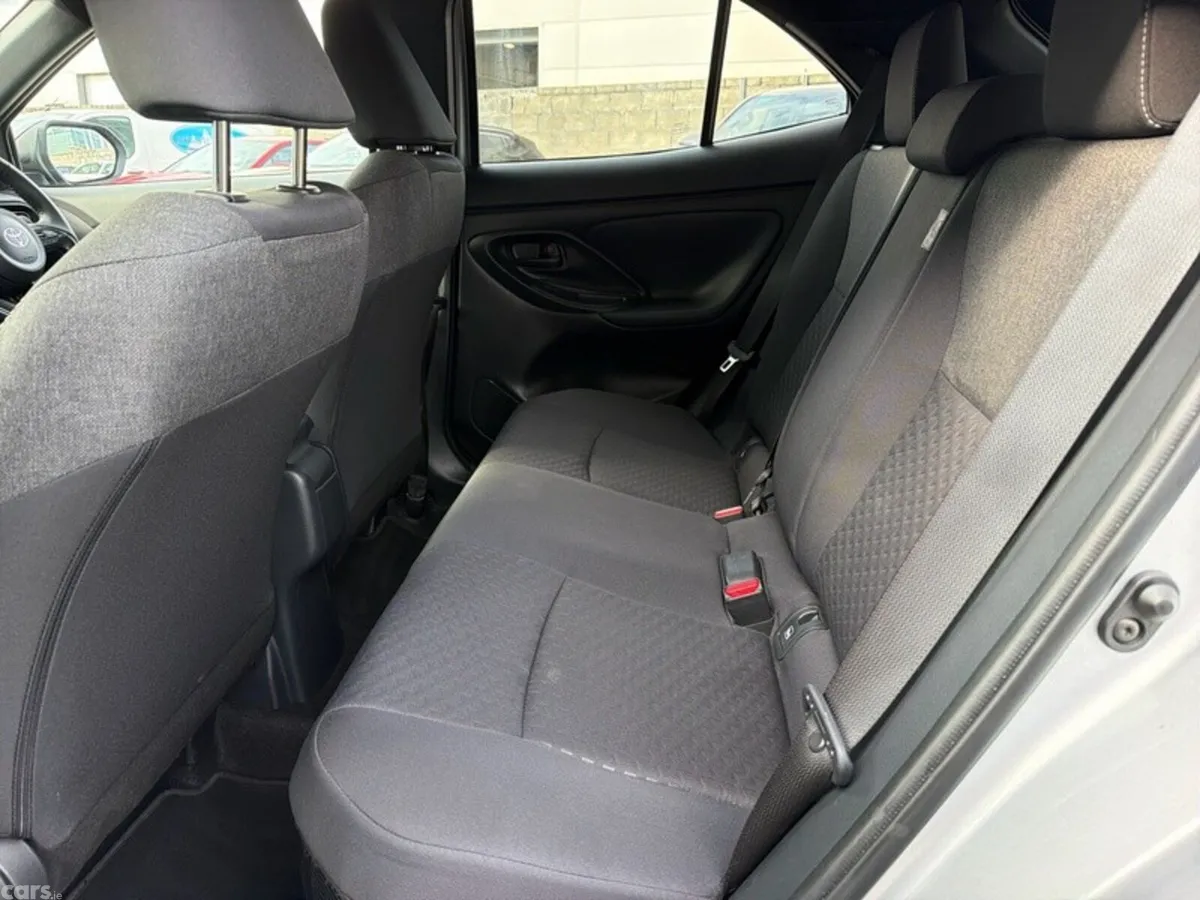 Toyota Yaris Cross Hatchback, Petrol Hybrid, 2026, Grey