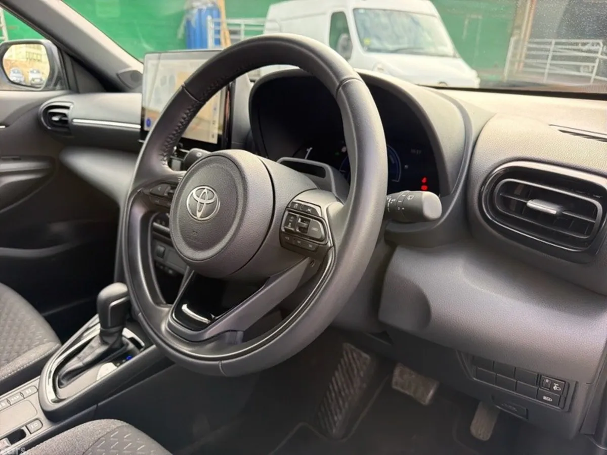 Toyota Yaris Cross Hatchback, Petrol Hybrid, 2026, Grey