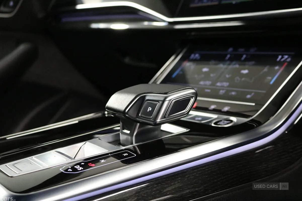 Audi Q8 SUV, Petrol Hybrid, 2023, Black