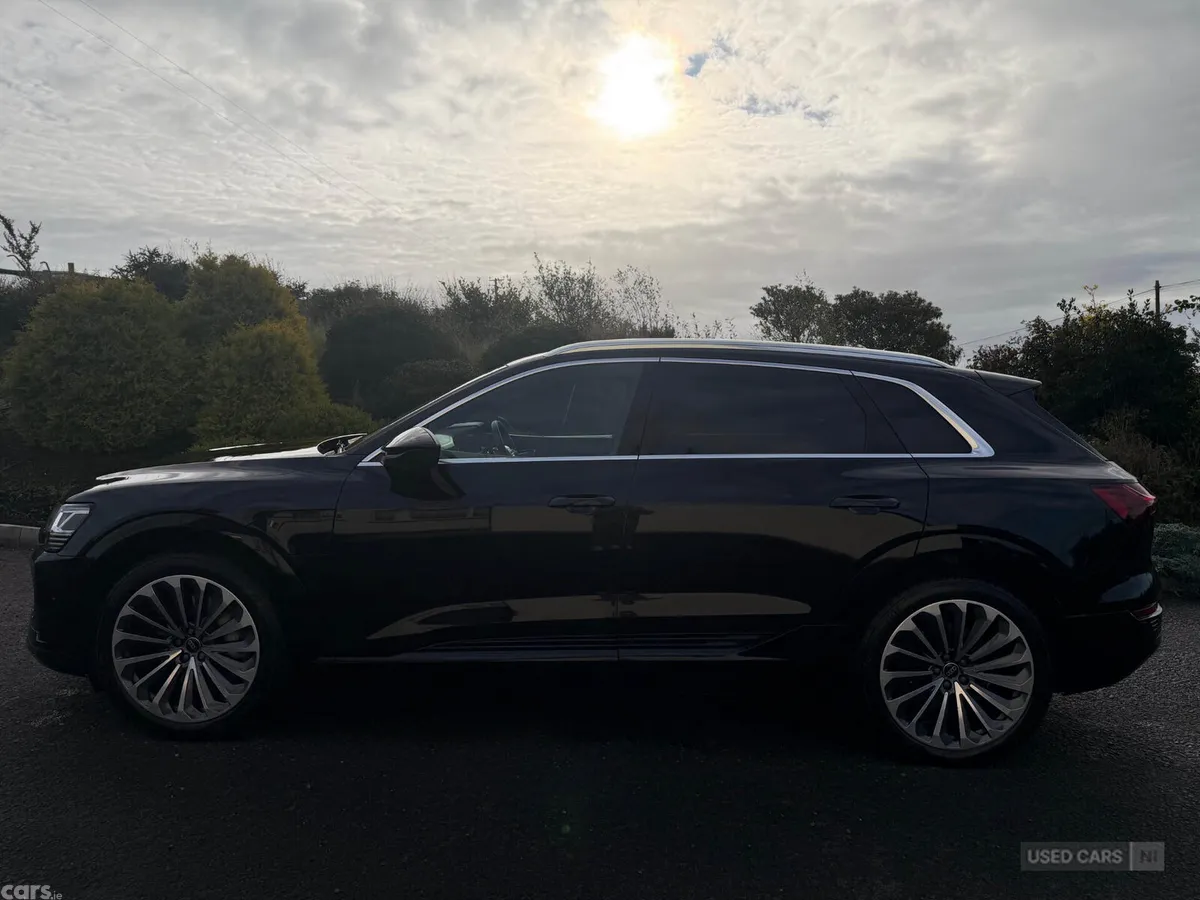 Audi Q8 SUV, Electric, 2024, Black