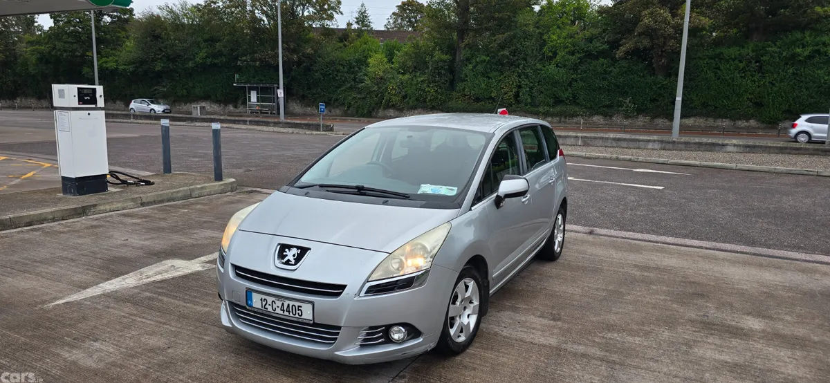 Peugeot 5008 MPV, Diesel, 2012, Grey