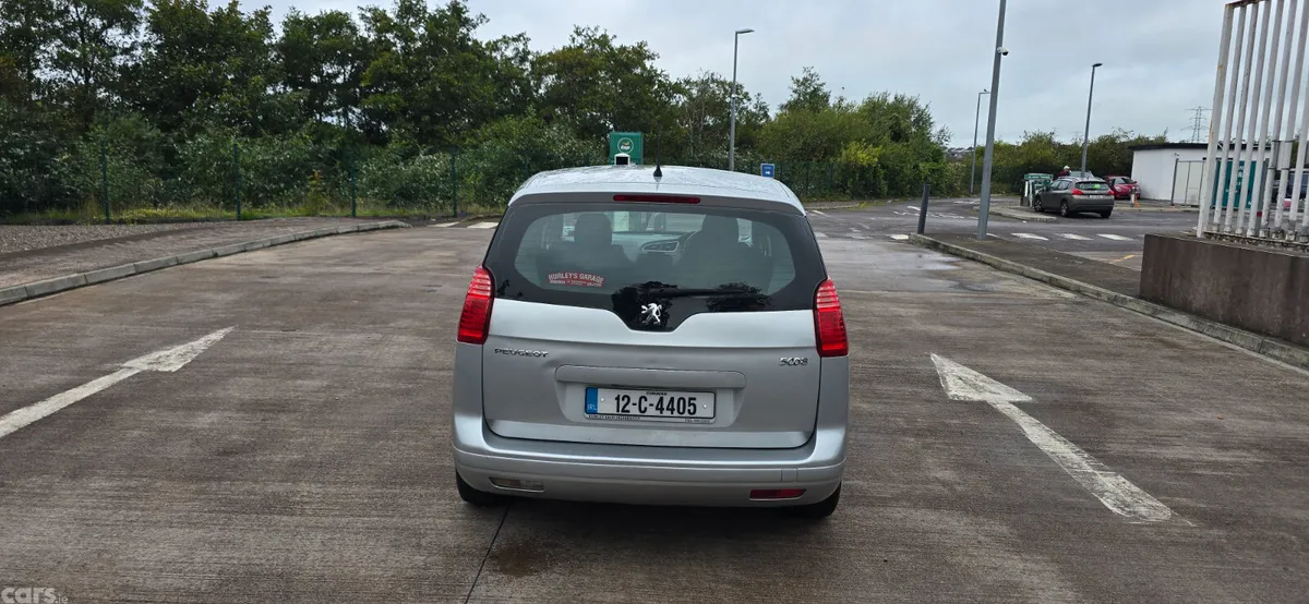 Peugeot 5008 MPV, Diesel, 2012, Grey
