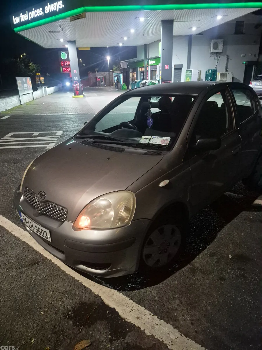 Toyota Yaris Hatchback, Petrol, 2004, Grey