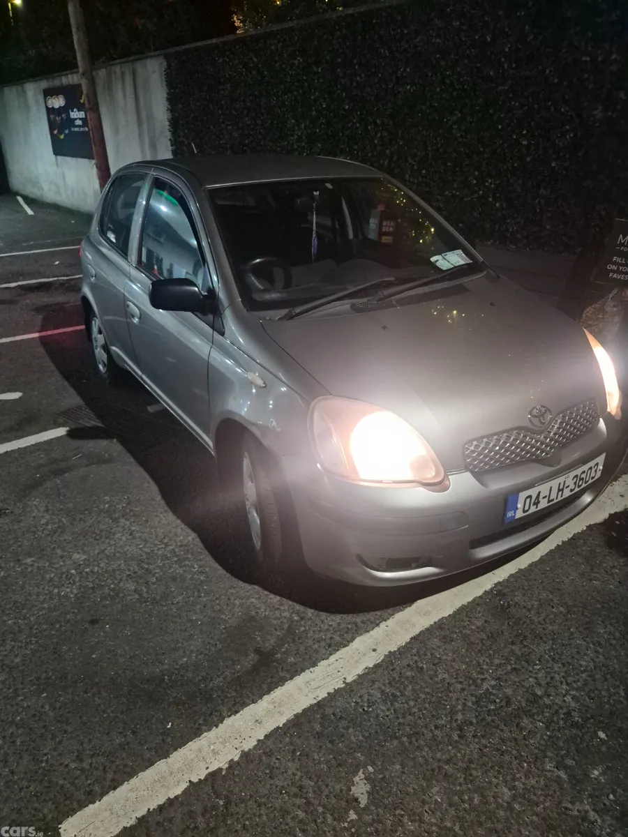 Toyota Yaris Hatchback, Petrol, 2004, Grey