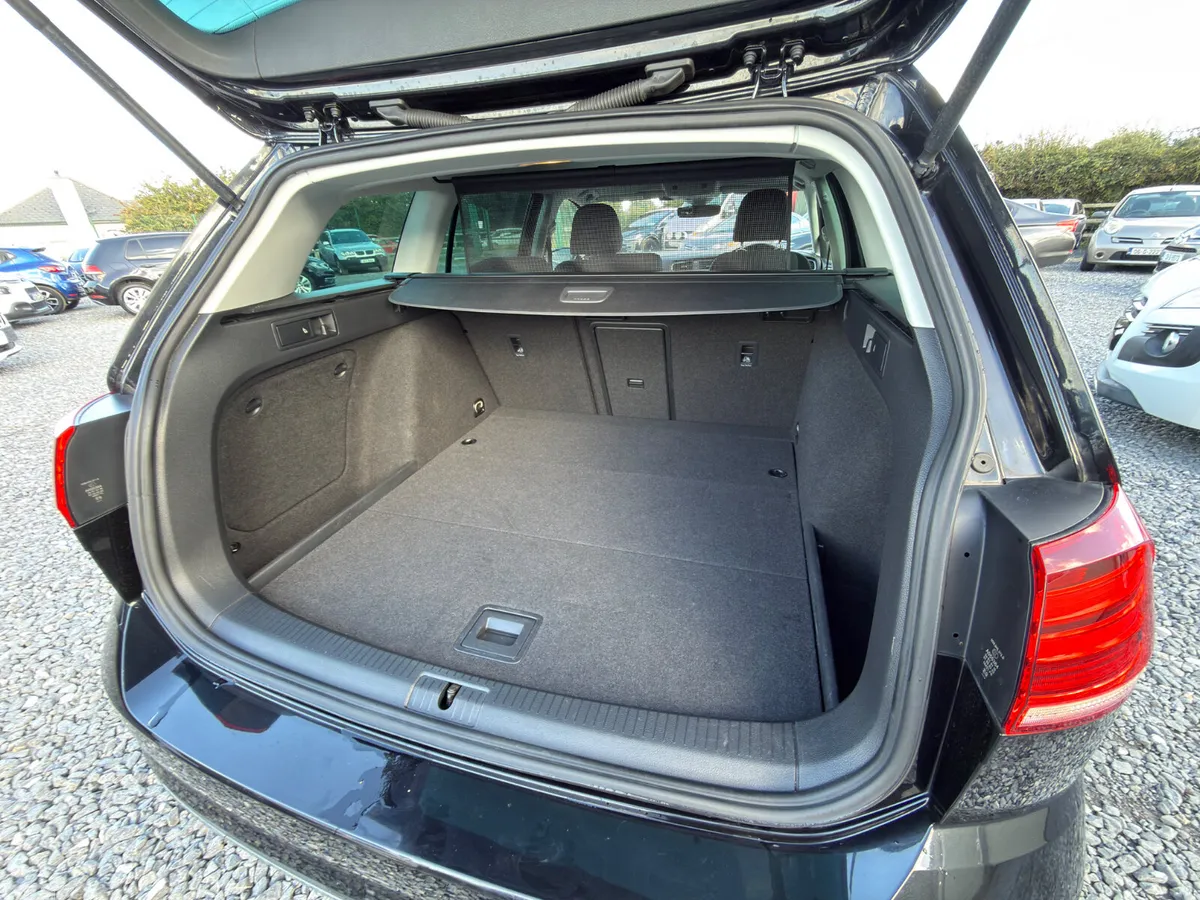 Volkswagen Golf Estate, Petrol, 2017, Black