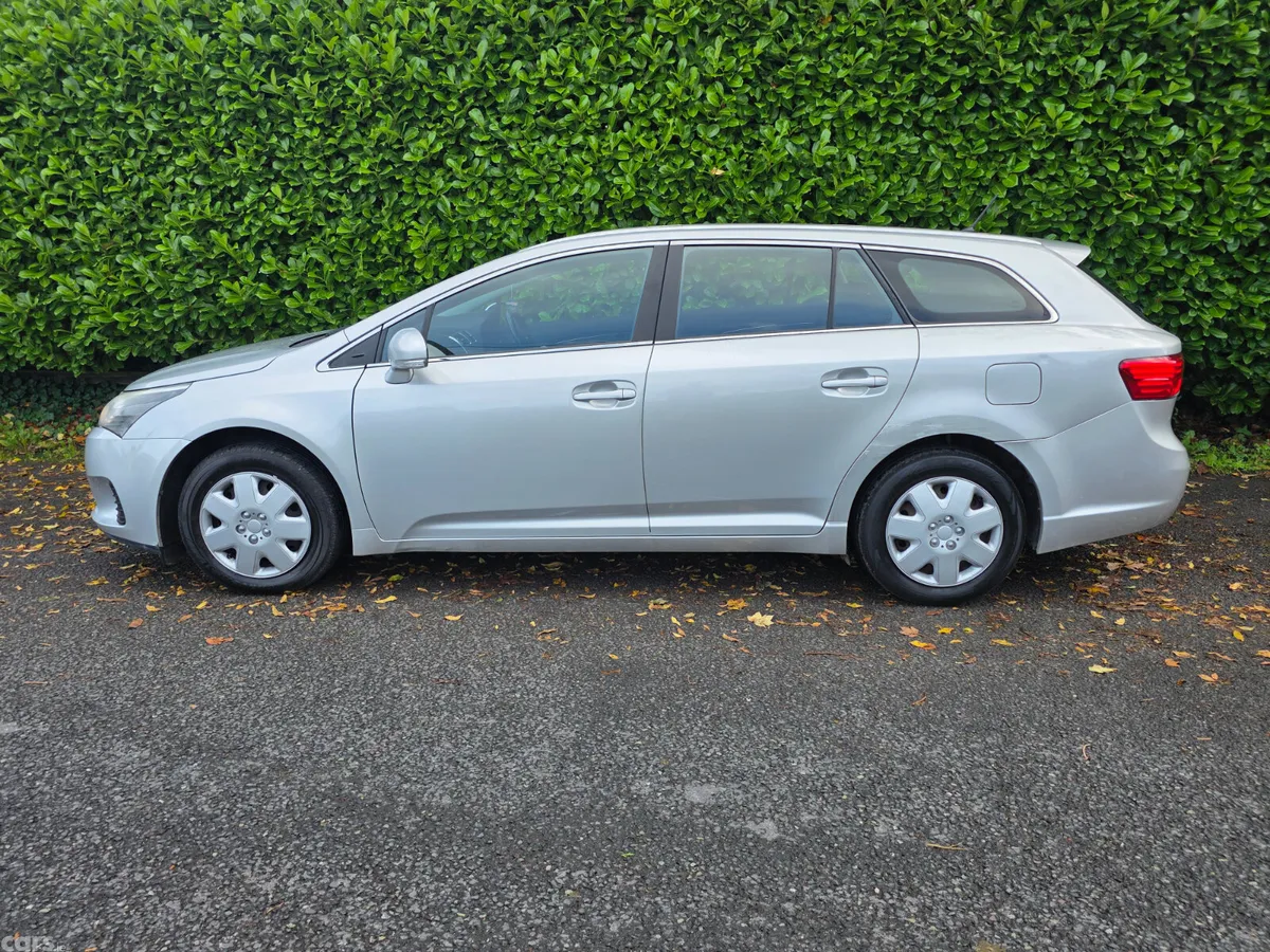 Toyota Avensis Estate, Diesel, 2015, Silver