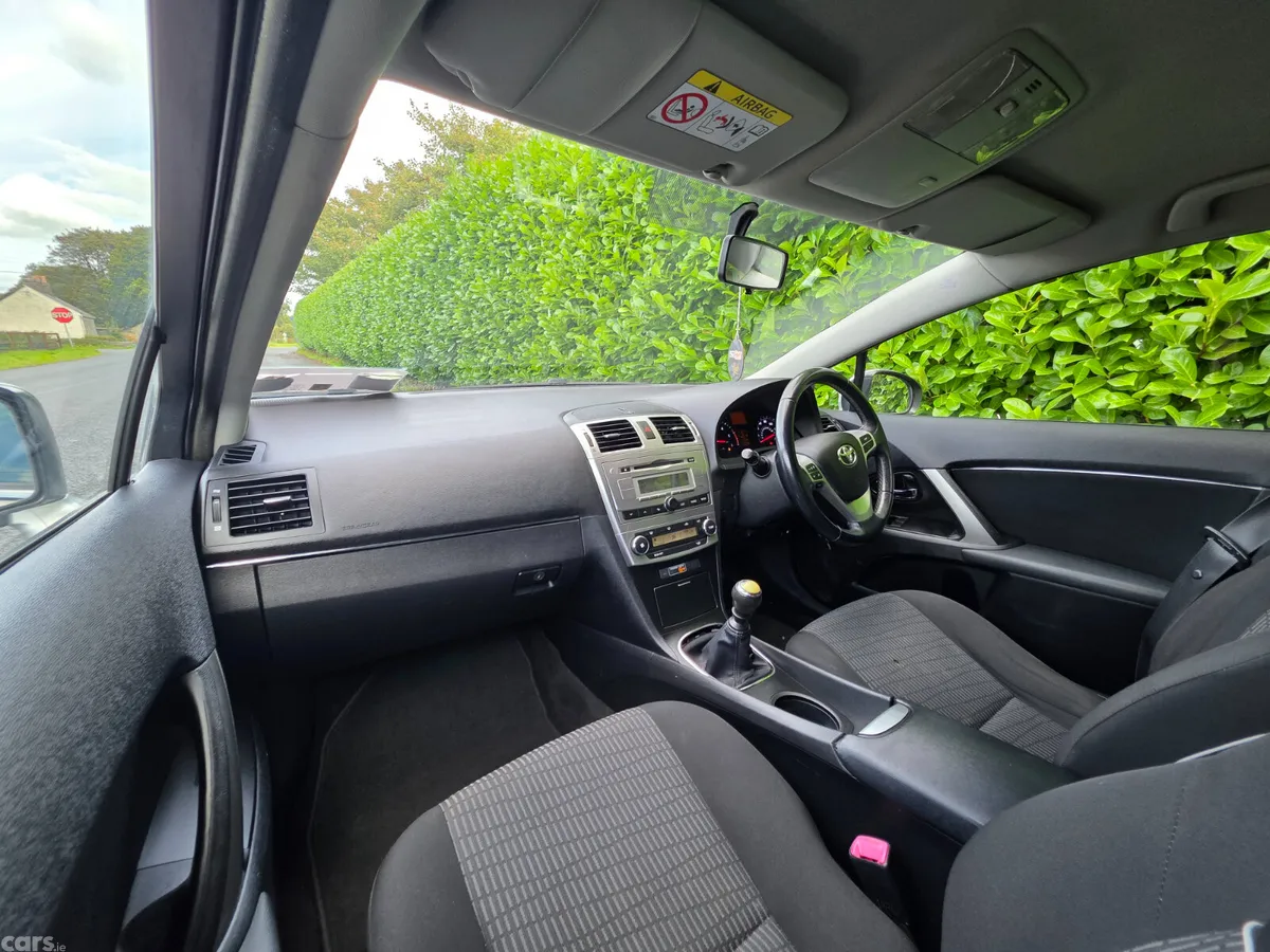 Toyota Avensis Estate, Diesel, 2015, Silver