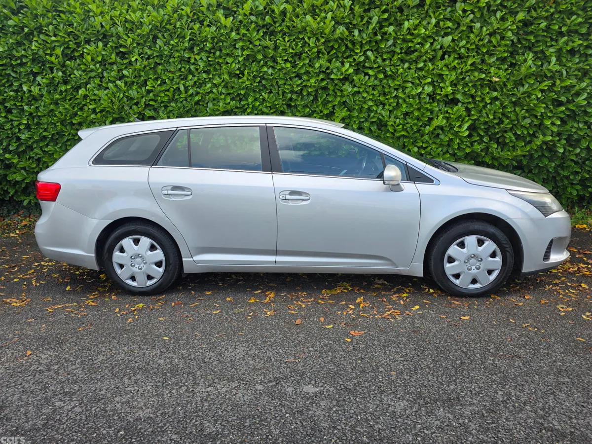 Toyota Avensis Estate, Diesel, 2015, Silver
