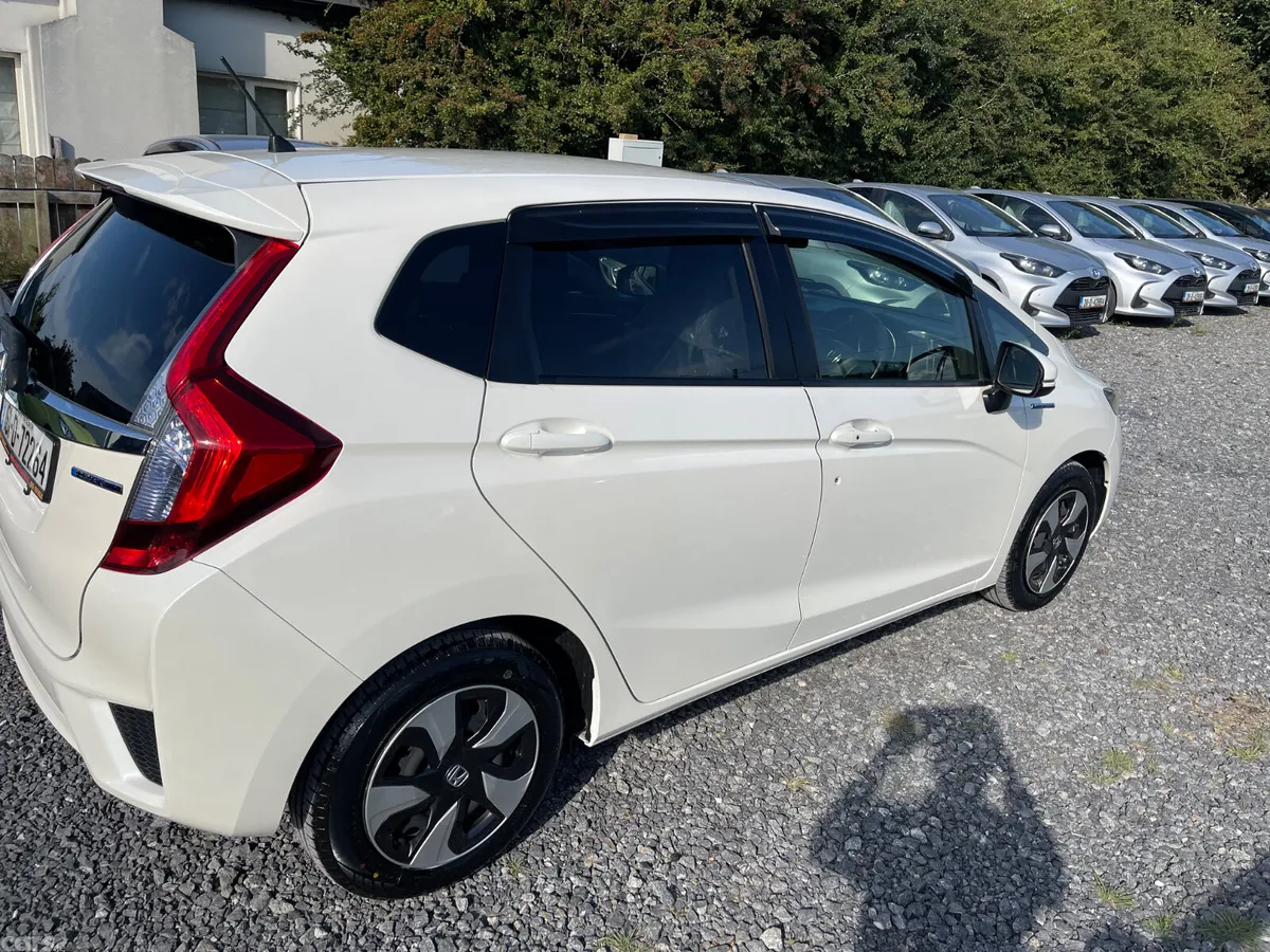 Honda Fit Hatchback, Petrol Hybrid, 2016, White