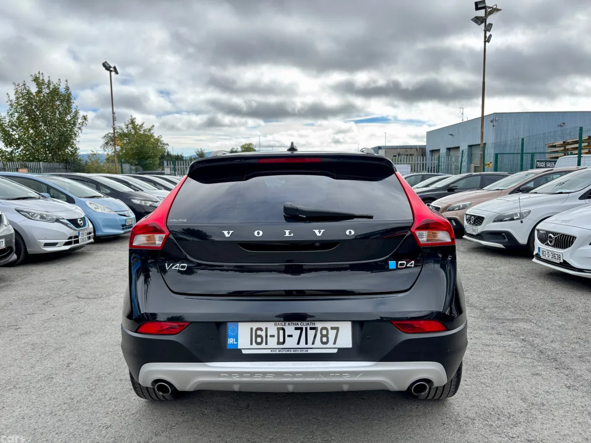 Volvo V40 Hatchback, Diesel, 2016, Black
