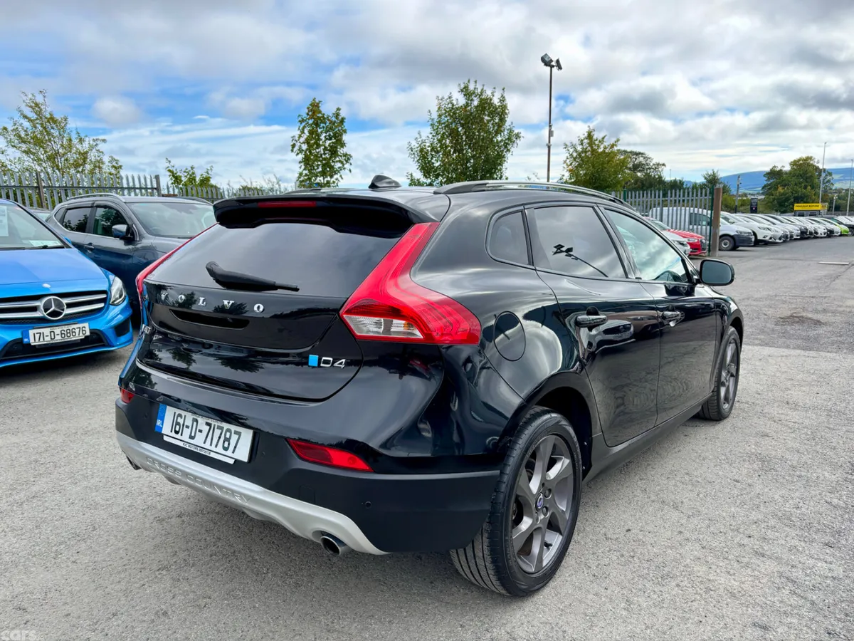 Volvo V40 Hatchback, Diesel, 2016, Black