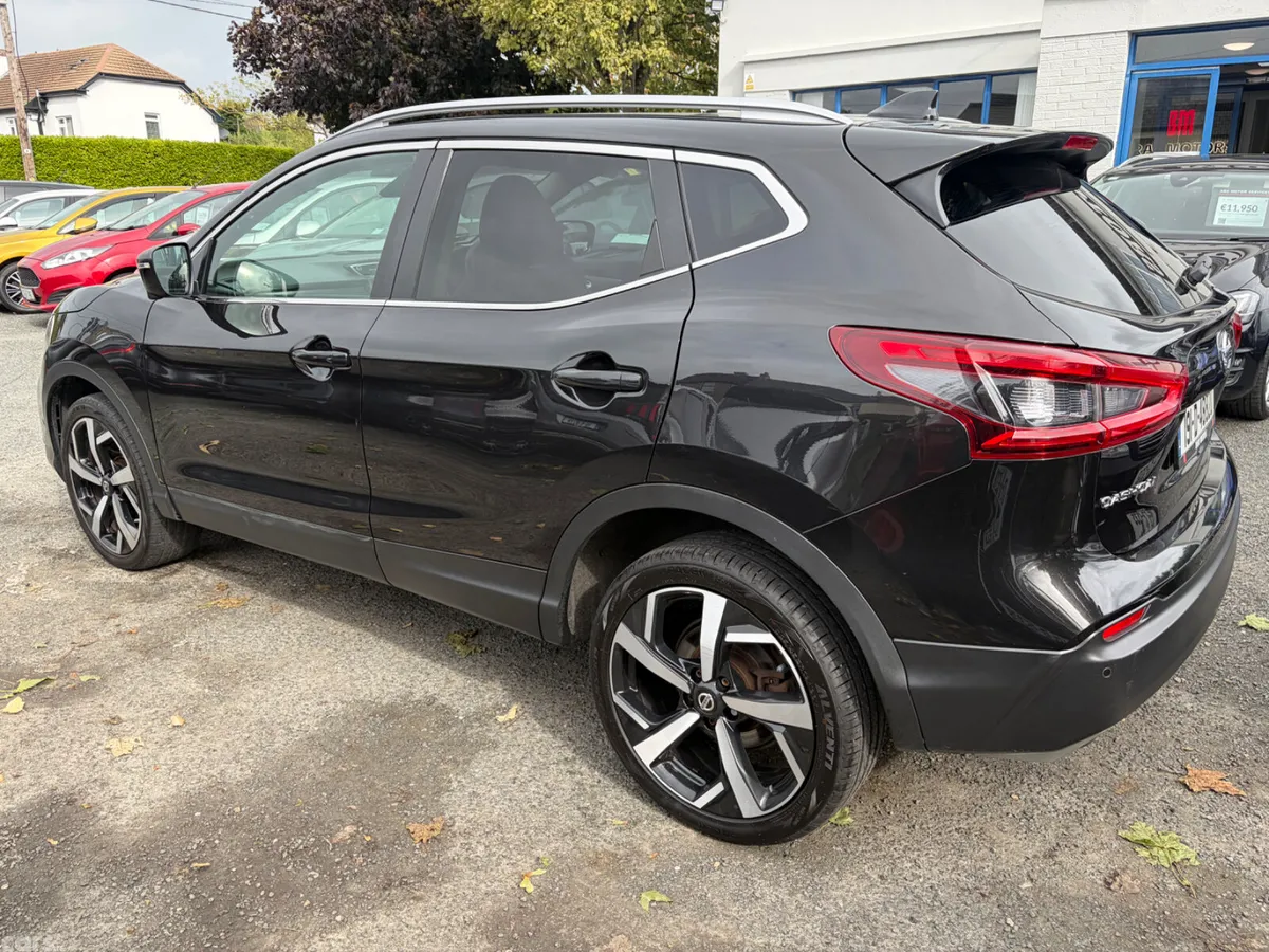 Nissan Qashqai Hatchback, Diesel, 2019, Black