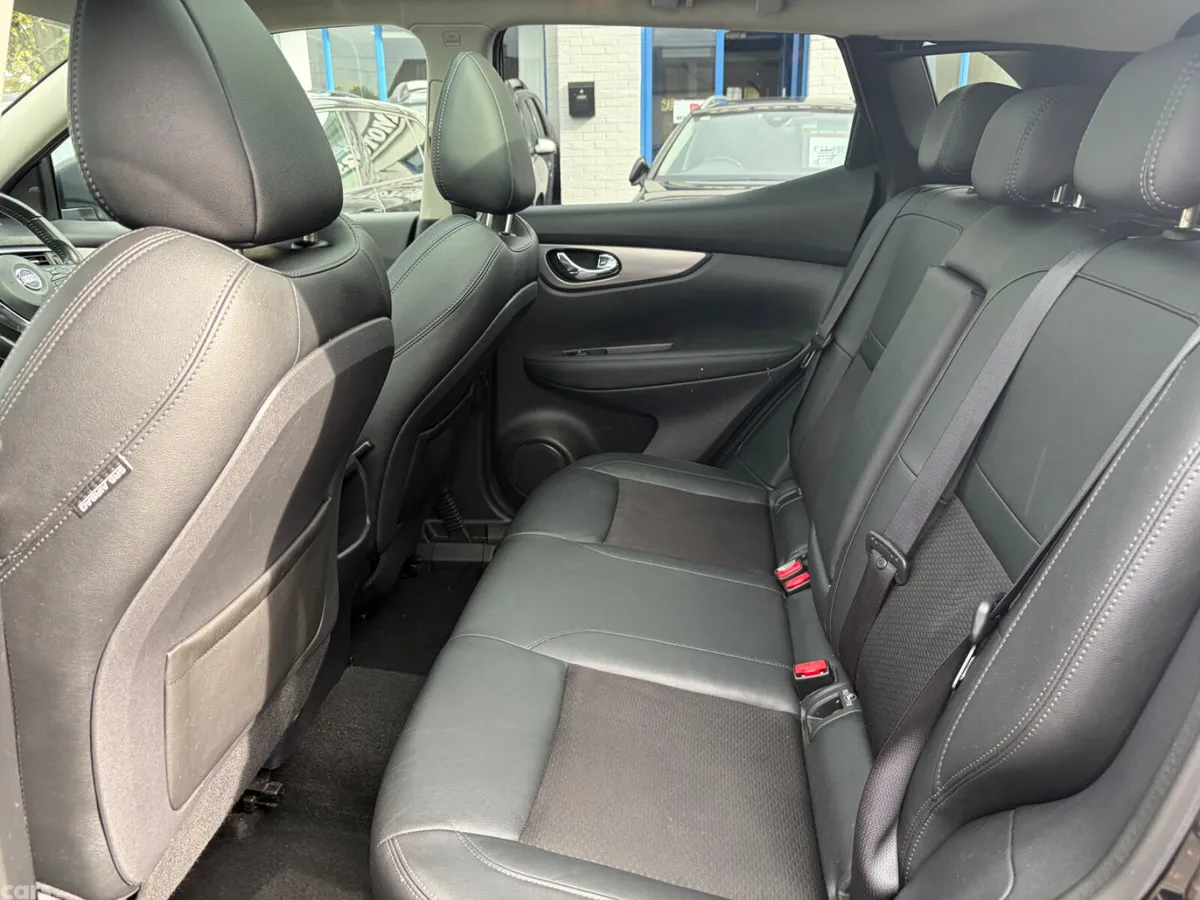 Nissan Qashqai Hatchback, Diesel, 2019, Black
