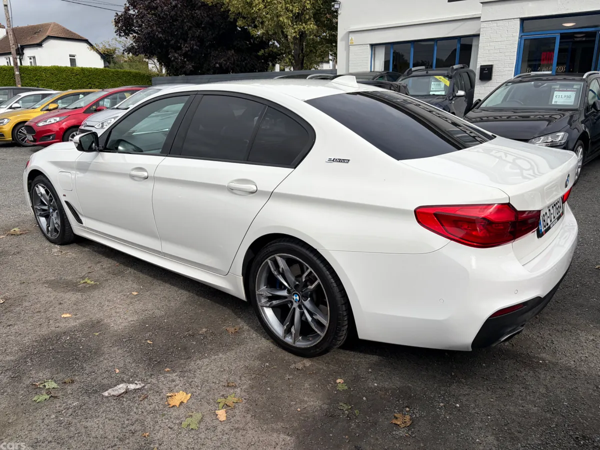 BMW 5-Series Saloon, Petrol Plug-in Hybrid, 2018, White