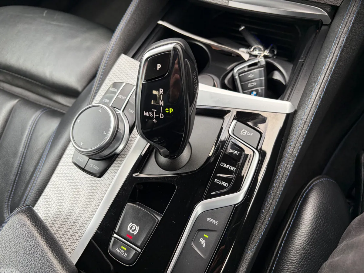 BMW 5-Series Saloon, Petrol Plug-in Hybrid, 2018, White