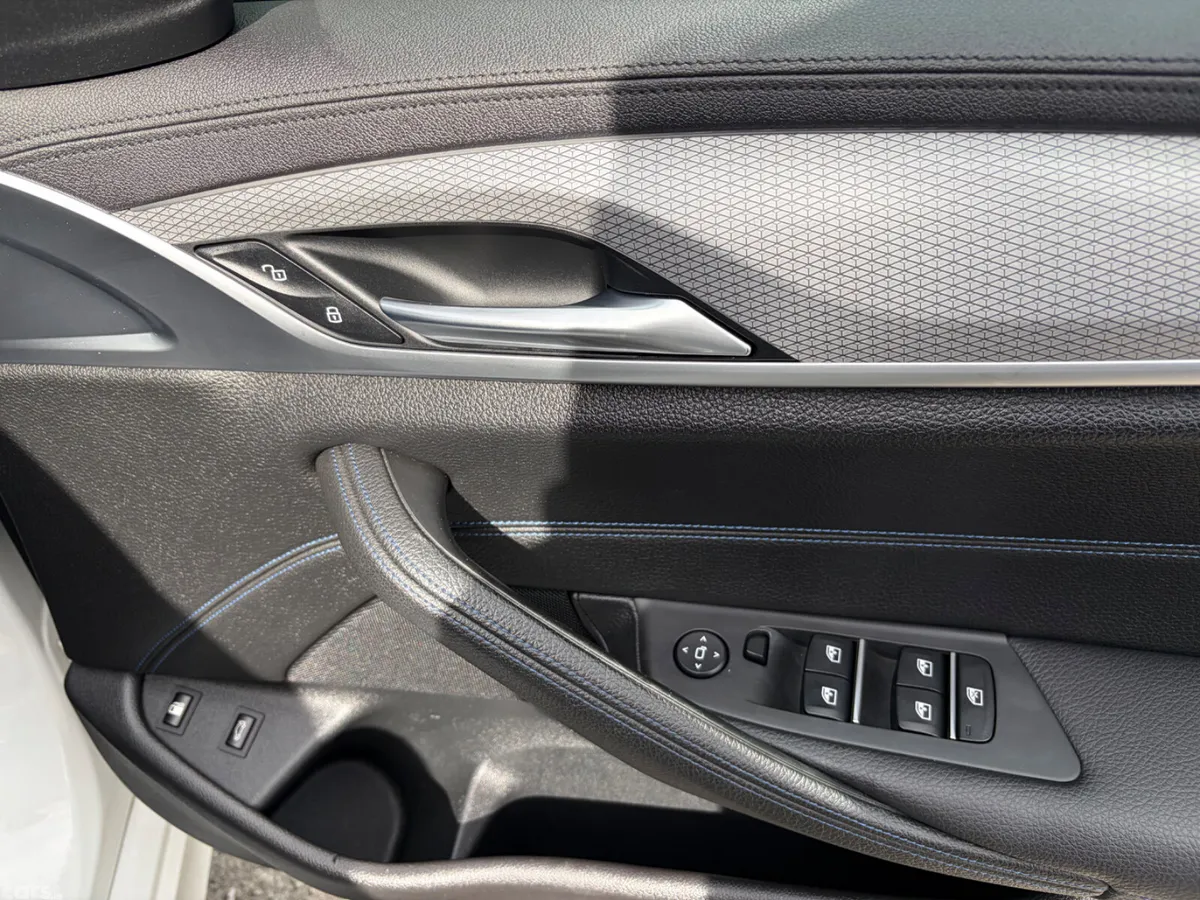 BMW 5-Series Saloon, Petrol Plug-in Hybrid, 2018, White