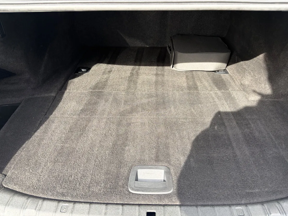 BMW 5-Series Saloon, Petrol Plug-in Hybrid, 2018, White